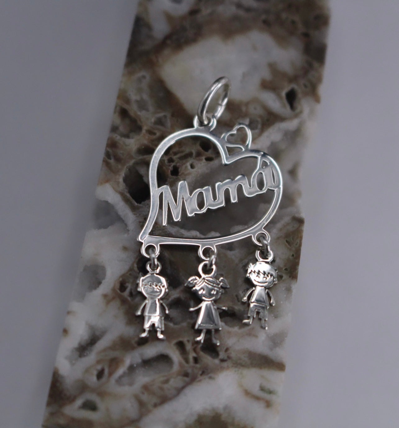 HEART/ 2 BOYS/ 1 GIRL