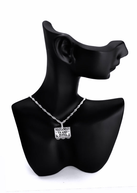 PAPEL PICADO CON "TE AMO MAMA"