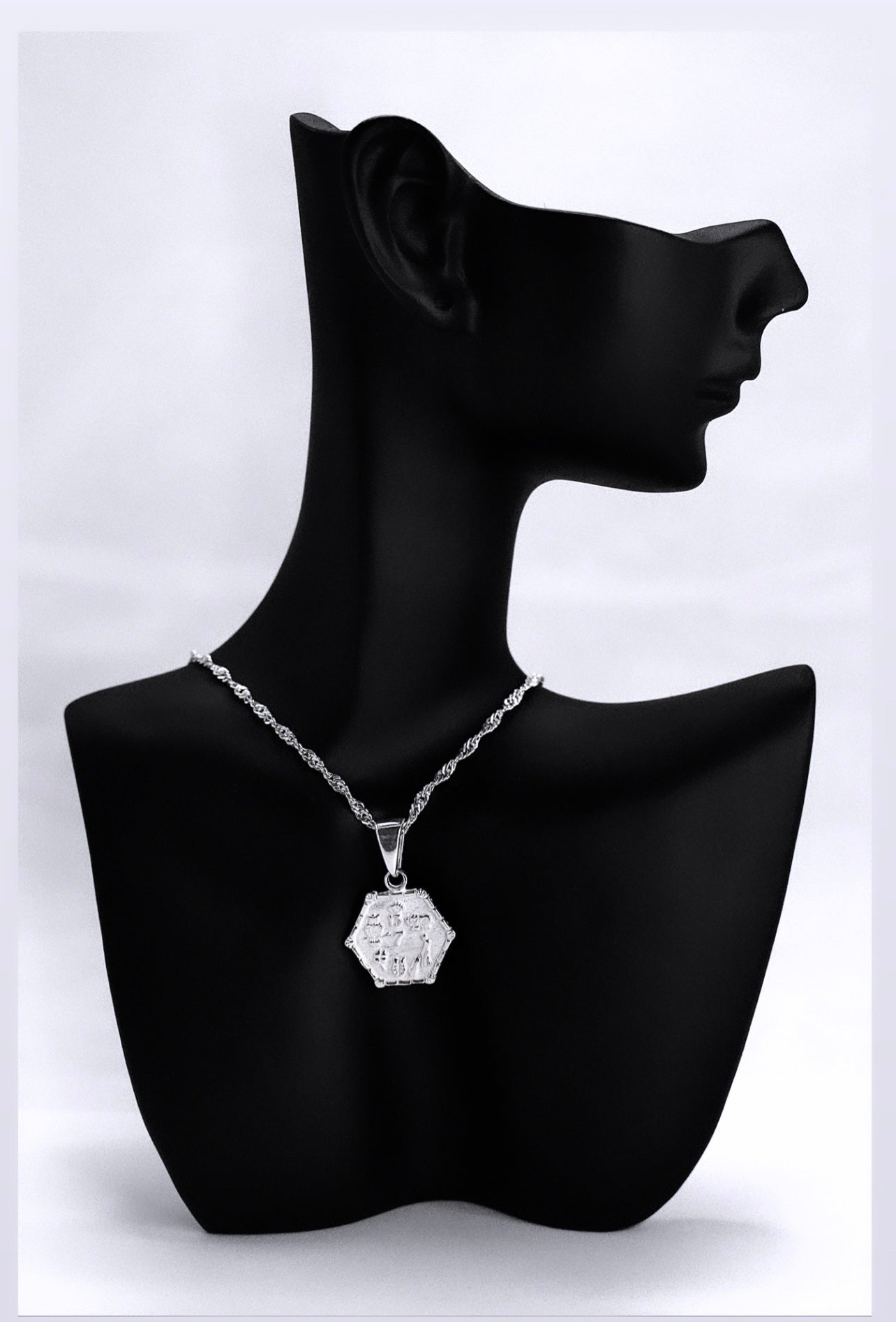 LUCKY HEXAGON Pendant