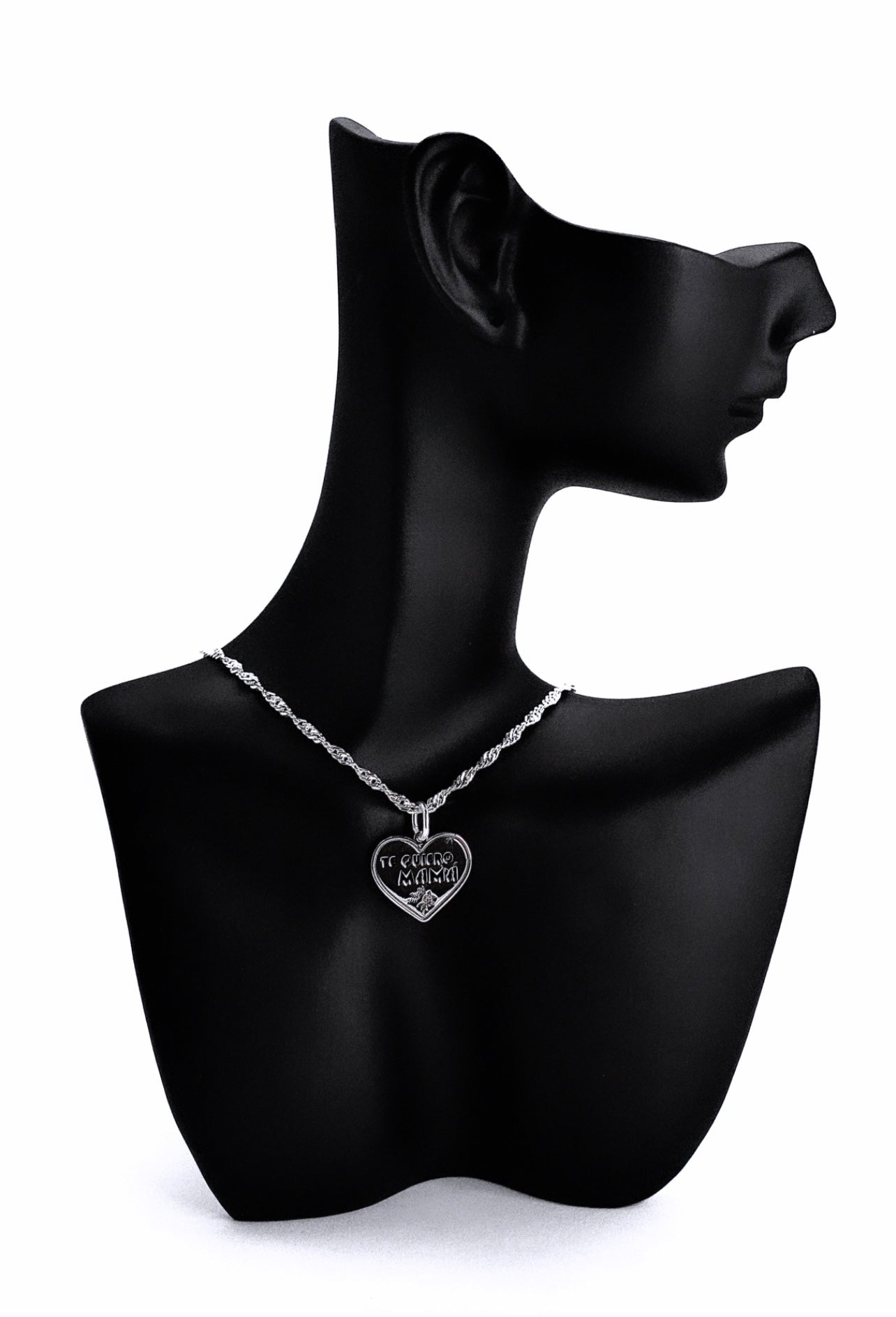 HEART WITH "TE QUIERO MUCHO" QUOTE