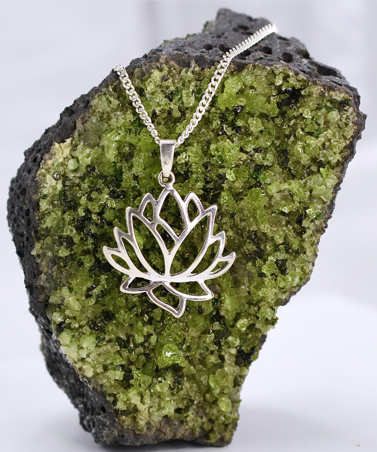 LOTUS FLOWER Pendant