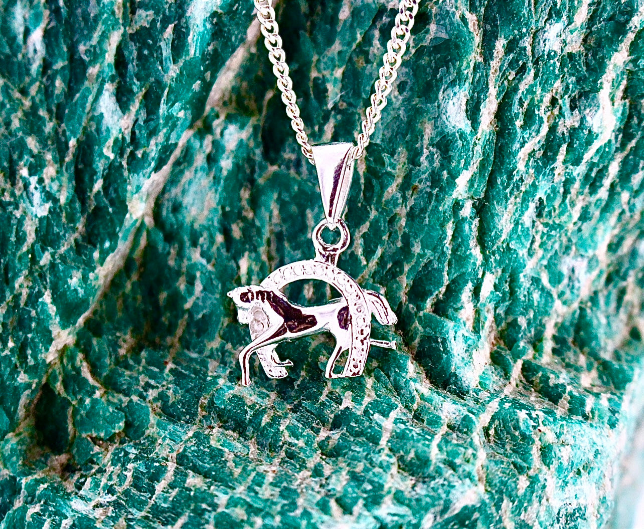 HORSE & HORSESHOE Pendant