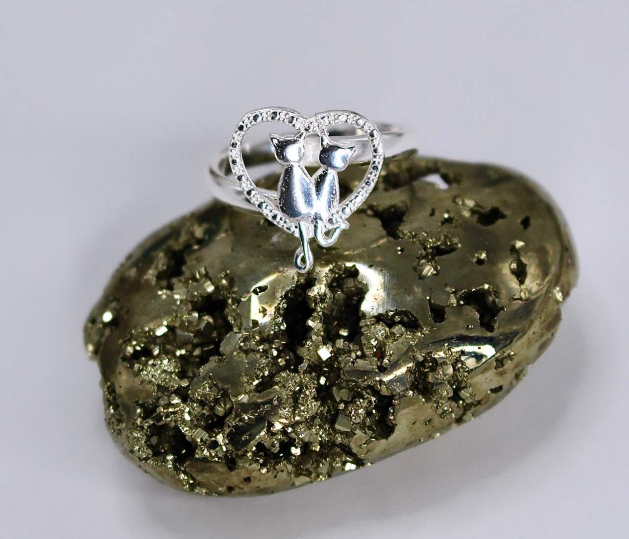 CATS IN HEART Ring