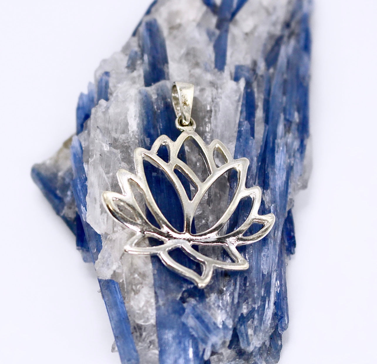 LOTUS FLOWER Pendant