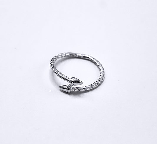 TWISTED SPIKES Ring