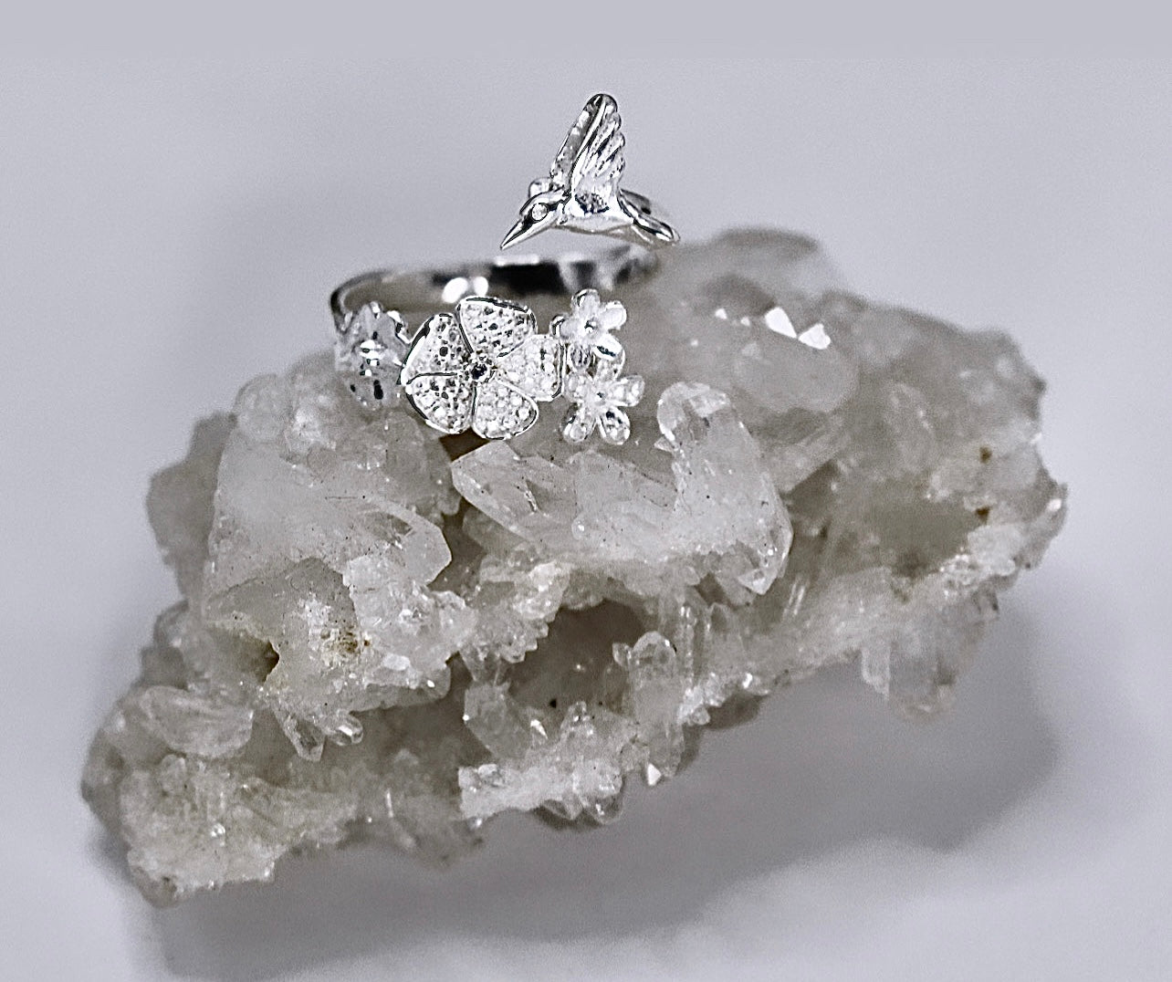 HUMMINGBIRD OVER FLOWERS Ring