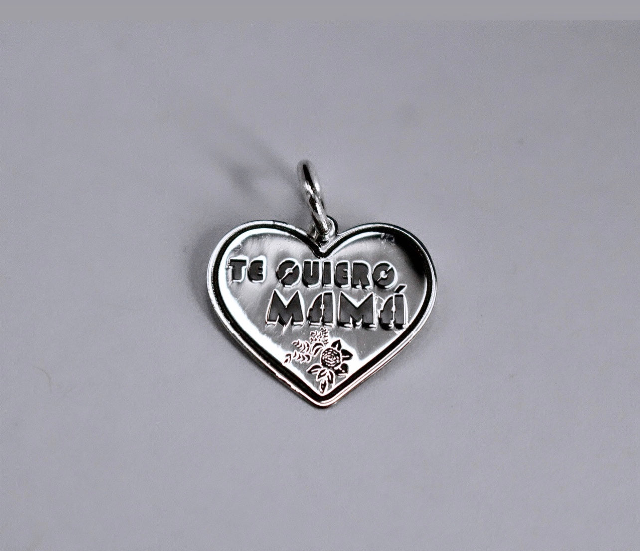 HEART WITH "TE QUIERO MUCHO" QUOTE