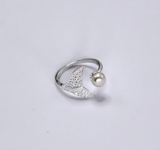 DOLPHIN TAIL & PEARL Ring