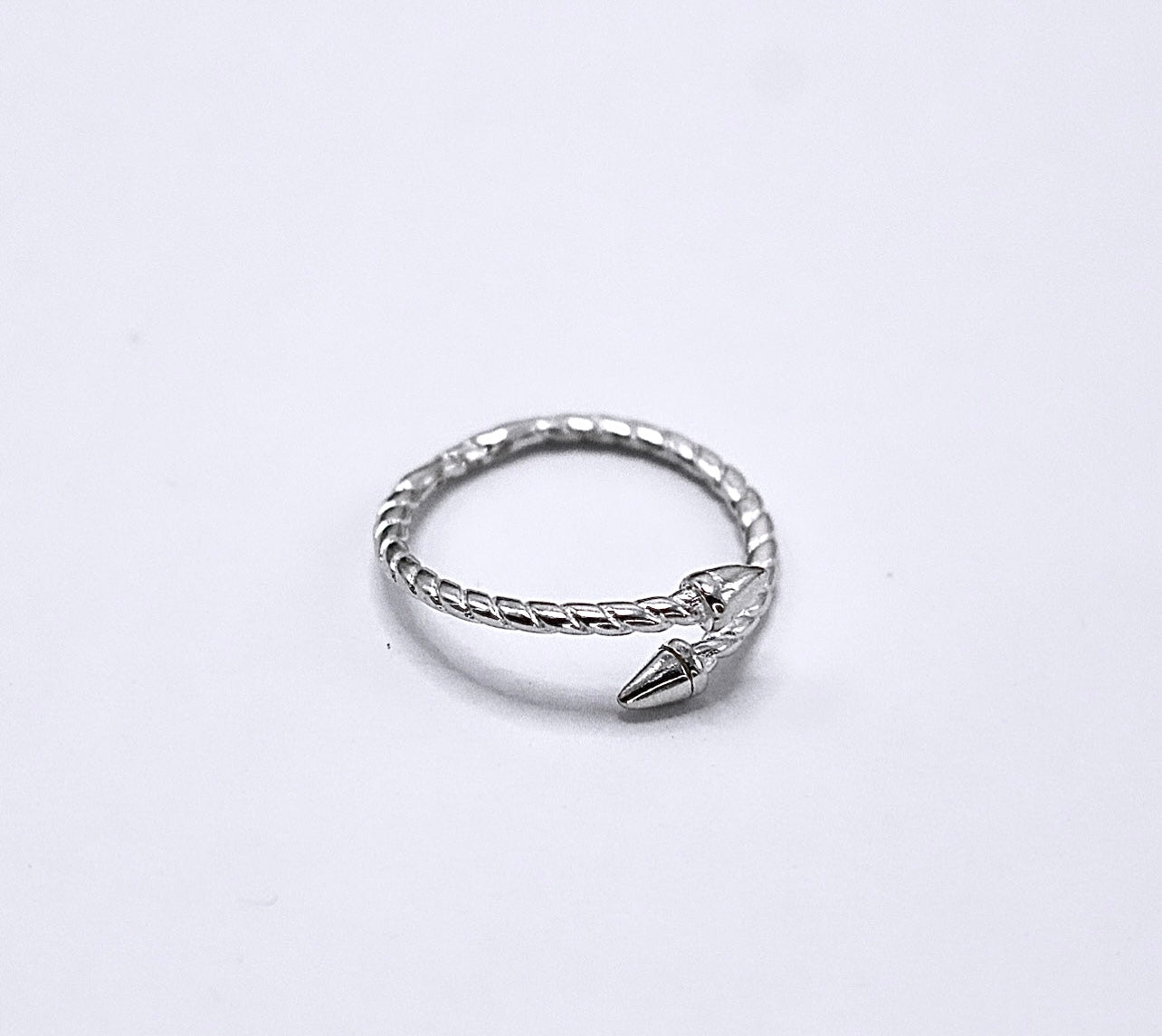 TWISTED SPIKES Ring