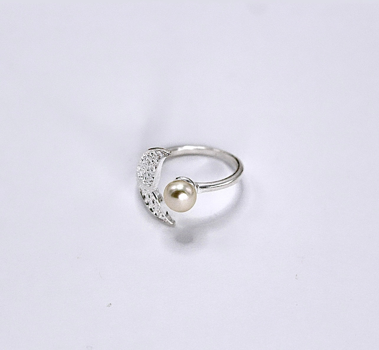 DOLPHIN TAIL & PEARL Ring